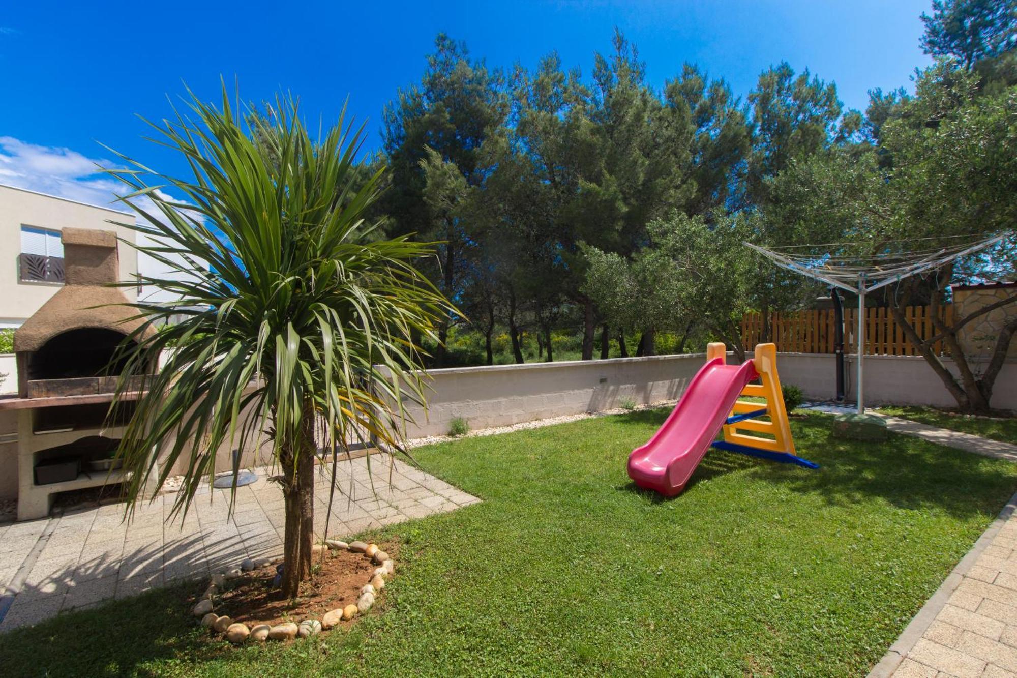 Apartmani Gnjidic Srima Esterno foto