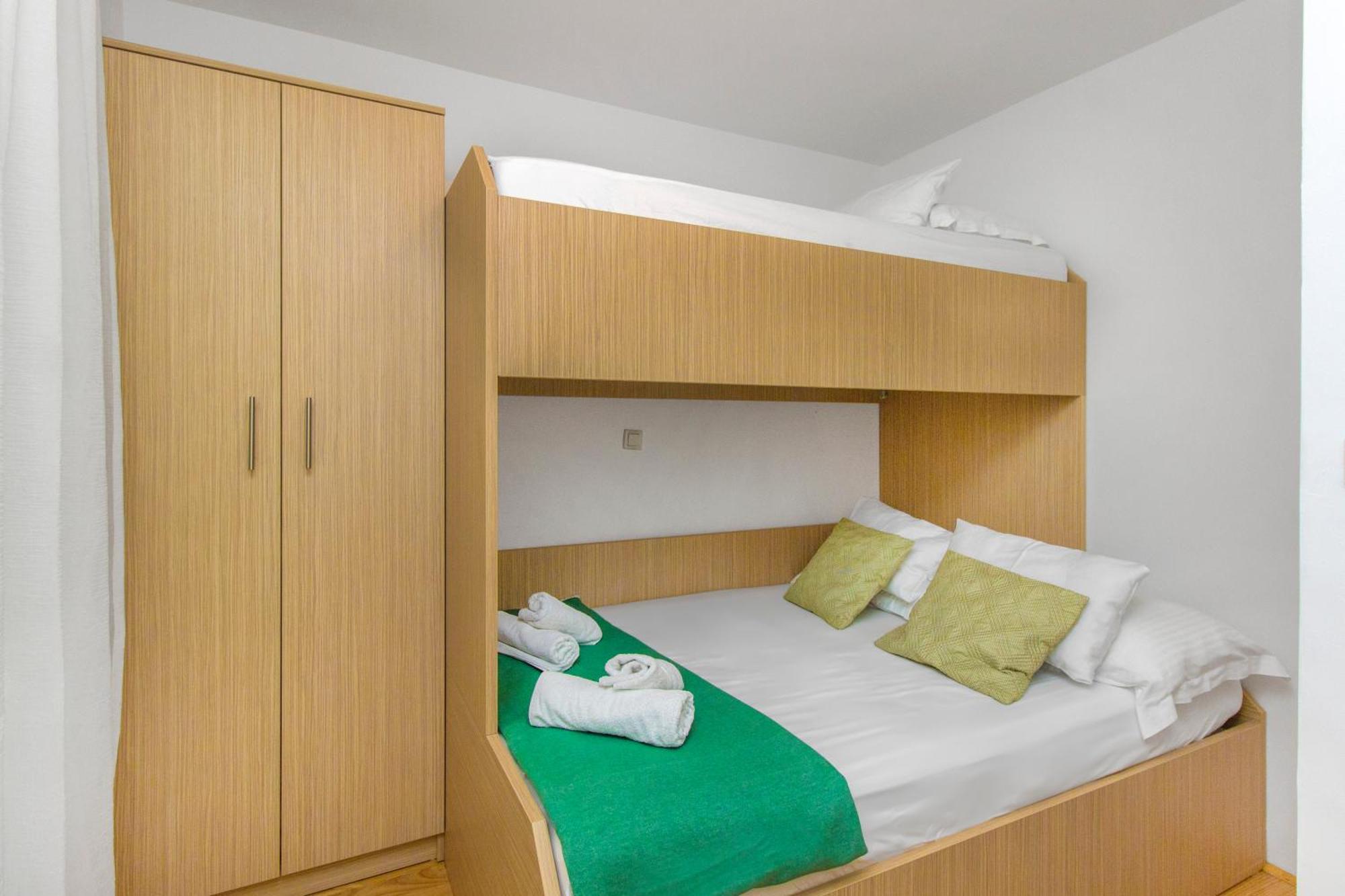 Apartmani Gnjidic Srima Esterno foto