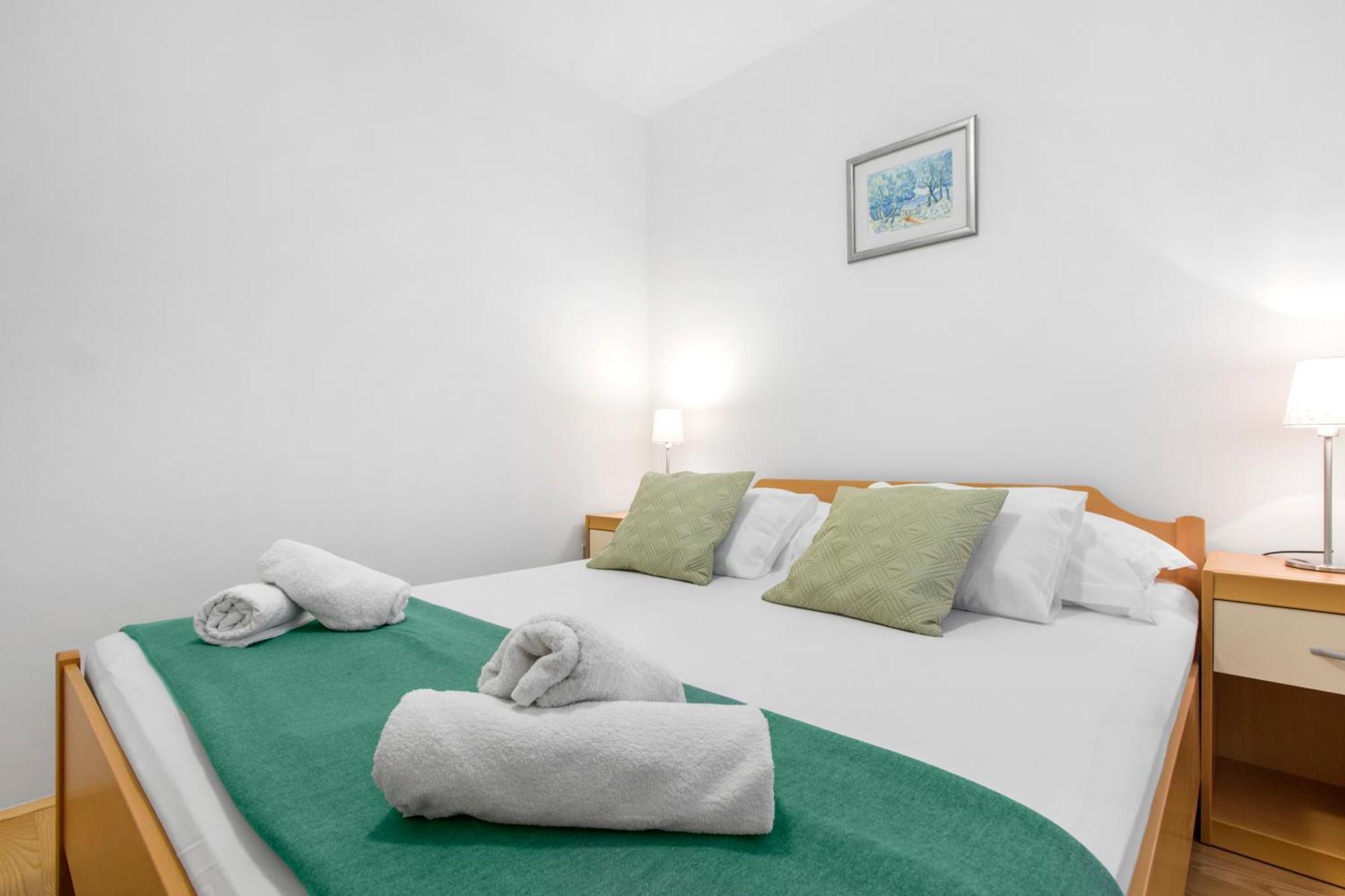 Apartmani Gnjidic Srima Esterno foto