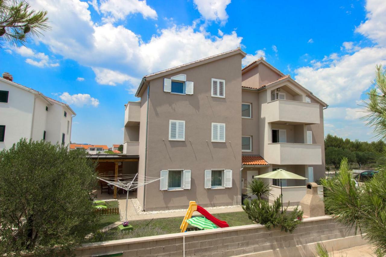 Apartmani Gnjidic Srima Esterno foto