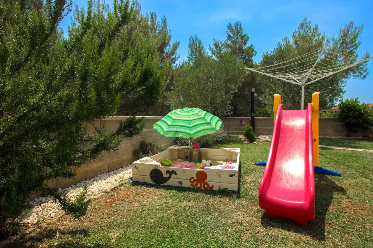 Apartmani Gnjidic Srima Esterno foto
