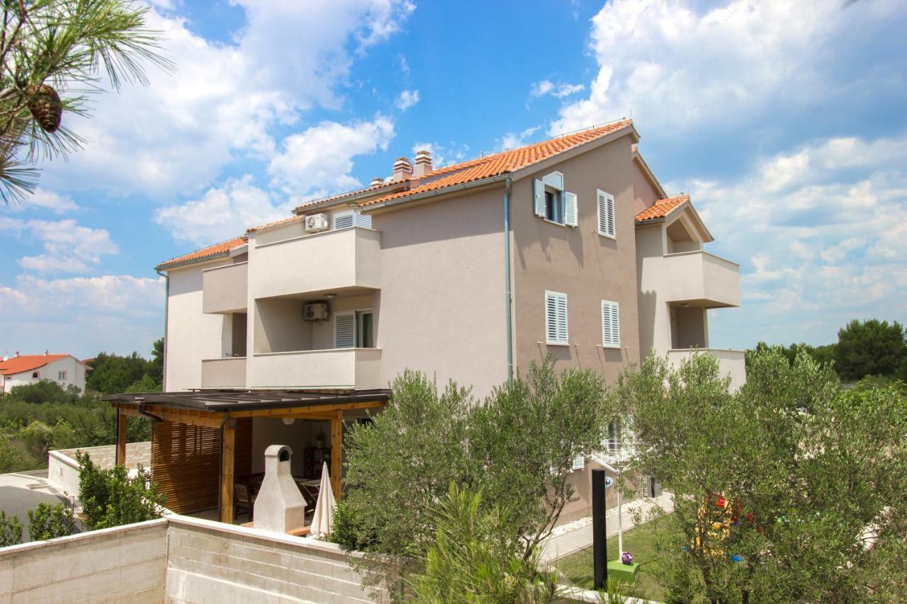 Apartmani Gnjidic Srima Esterno foto