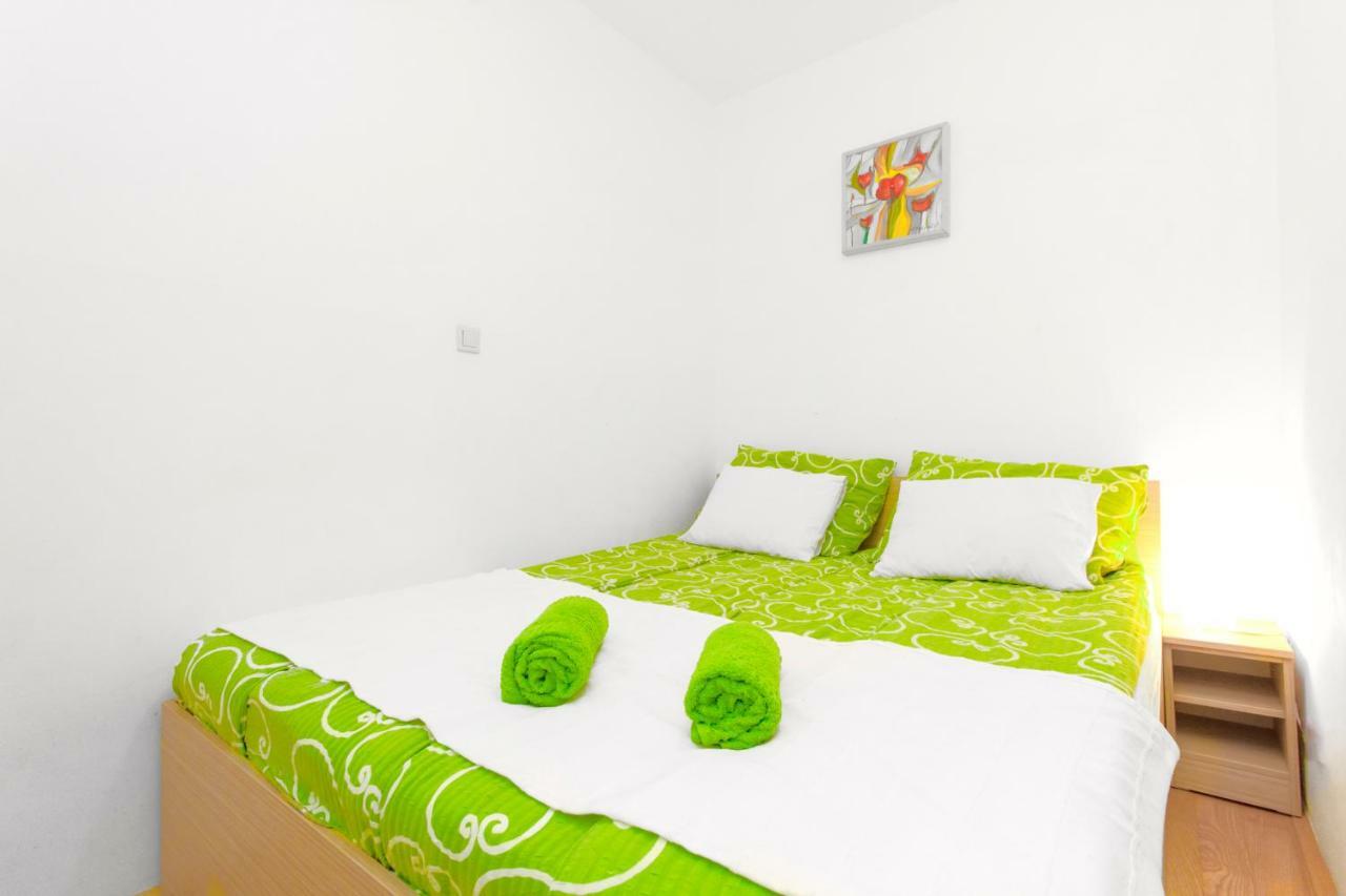 Apartmani Gnjidic Srima Esterno foto
