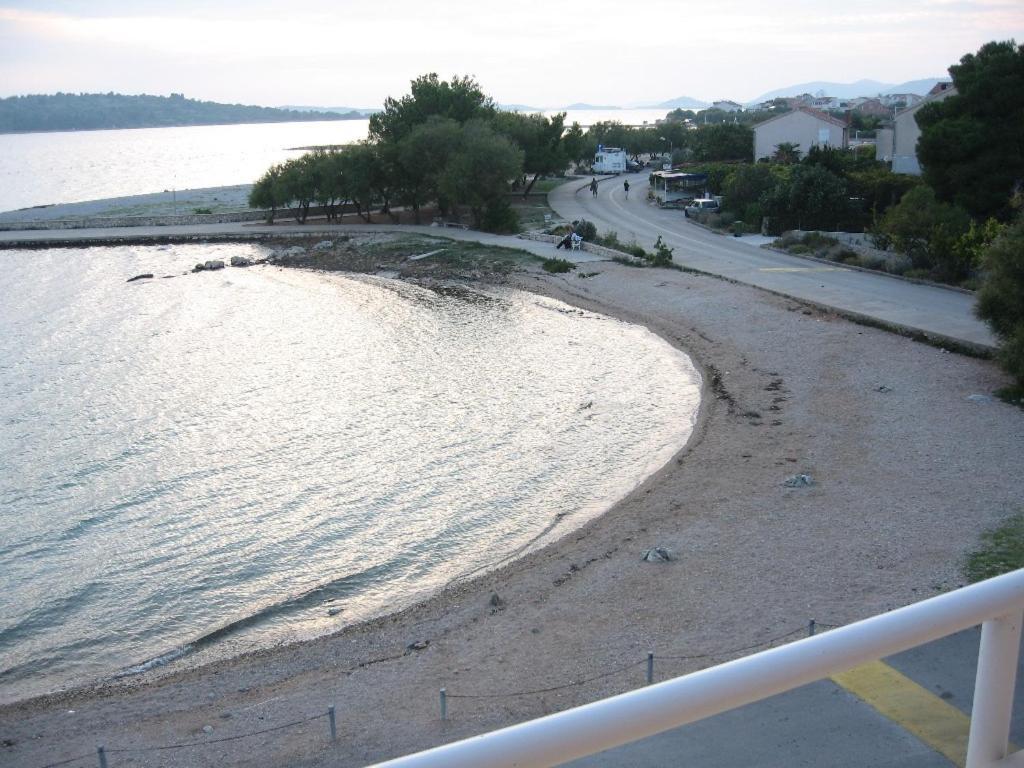 Apartmani Gnjidic Srima Esterno foto